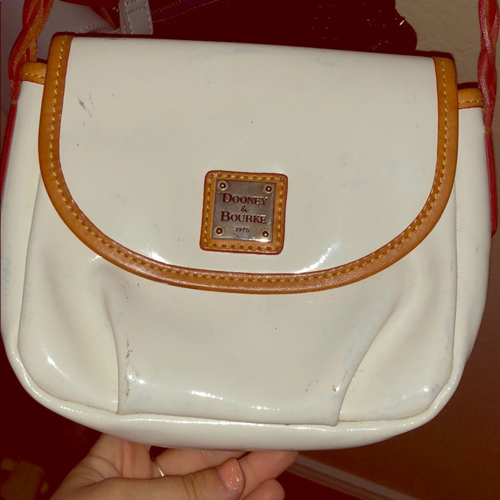 CUTE white dooney satchel 🔥 - Picture 1 of 3